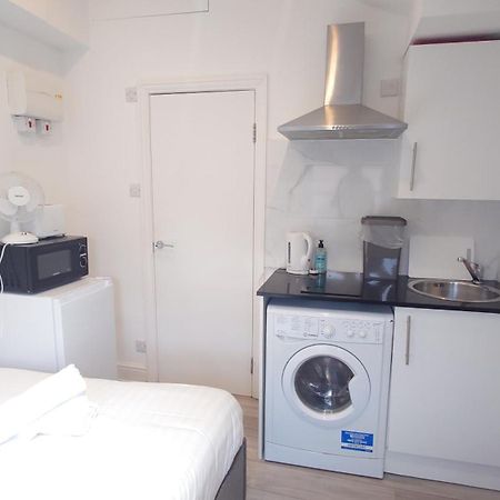 Comfort Camden Studio Apartments Londra Esterno foto