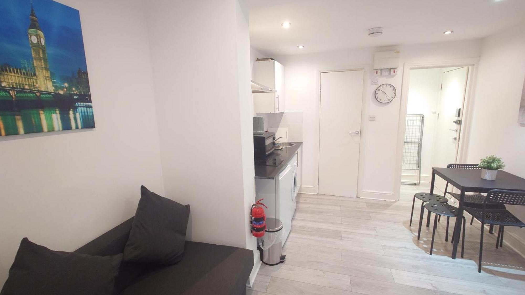 Comfort Camden Studio Apartments Londra Esterno foto